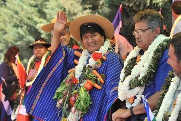 Sectores afines a Evo Morales plantean reelección “vitalicia”