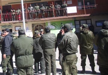 Policías vuelven al trabajo en sus respectivas unidades