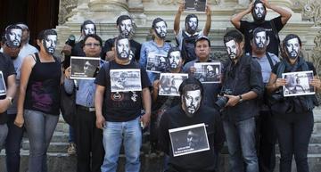Protestas rechazan la muerte de un fotógrafo en la capital mexicana