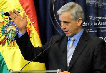 García Linera: intelectuales fueron usados por ONG's