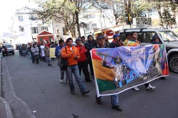 Los oficialistas impulsan la campaña por el