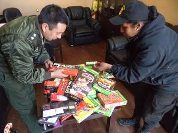 Se incautan productos con fecha expirada
