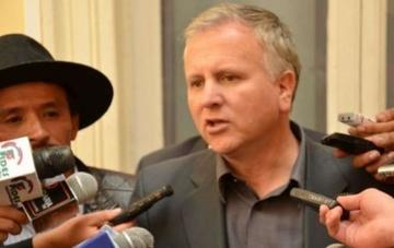 Bolivia oficializa denuncia por los perjuicios en Chile