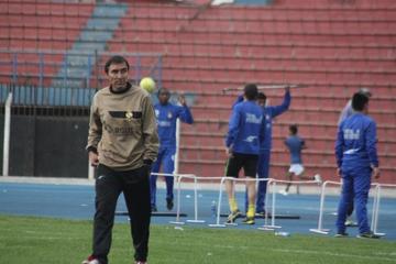 El estratega argentino, José Rossi durante uno de los entrenamientos.