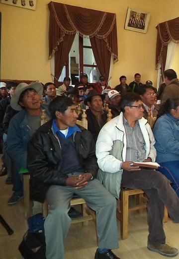 Las autoridades originarias en el Concejo Municipal.