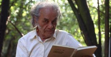 El laureado y premiado poeta chileno Nicanor Parra cumple sus 101 años