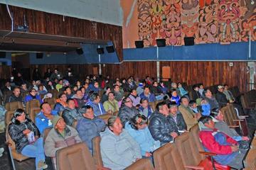 En la sala 1 de Multi Cine Universal se estrenó la película del director boliviano Tonchi Antezana.