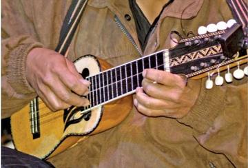 Alistan concurso del charango