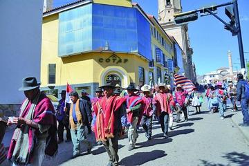 Hubo reducida presencia de originarios de Potosí.