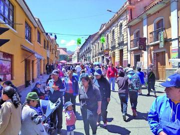 La población se movilizó por las calles de la ciudad.