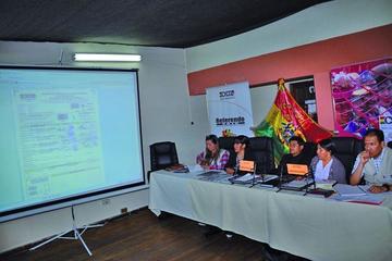 El cómputo oficial se desarrolló hasta las 23:00 en el Tribunal Electoral Departamental.