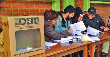 Un 83,62 por ciento del padrón electoral participo de referendo  