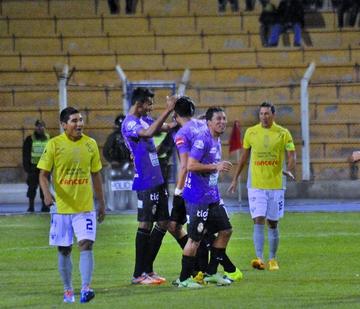 Los jugadores de la escuadra potosina festejan el único gol del encuentro.