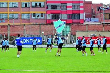 Wilstermann y Bolívar van esta tarde al acecho del líder 