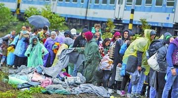 Miles de refugiados entran en Croacia rumbo a Europa Occidental