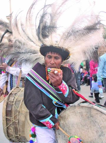 Los músicos dejarán oir sus instrumentos.
