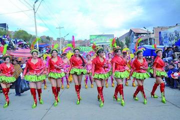 Las bailarinas de la morenada del San Cristóbal.