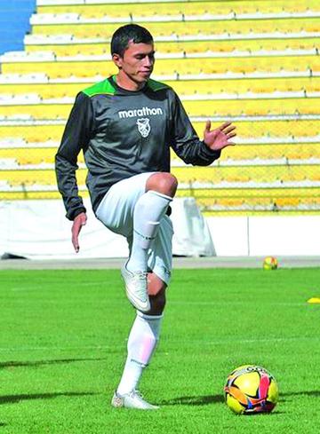 Baldivieso ensaya con Zampiery y Marteli en defensa 