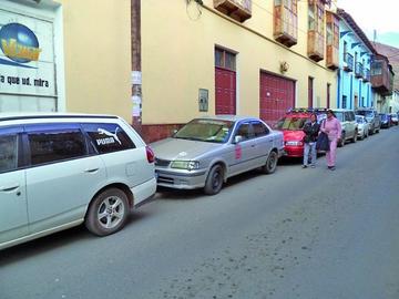 Elevarán el costo del parqueo y  habrá multas hasta de Bs 1.500