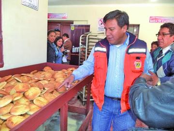 Reabren la panadería Velarde y producen más de 8.000 panes