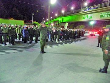 Policías cumplen el plan “Ñandereko” en Potosí