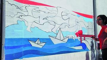 Concluido el cuadro, se puede apreciar además que hay una persona que contempla el mar.