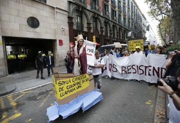 La marcha de protesta de los inmigrantes por la calles de Barcelona. Foto: Internet