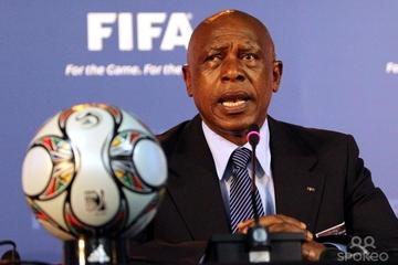 El empresario sudafricano Sexwale aspira a presidir la FIFA