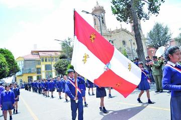 Homenajean a la Bandera Potosina