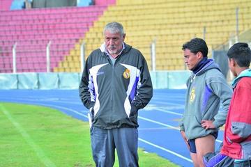Oscar  Sanz y Miguel Loaiza hablan antes de la práctica.