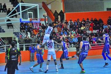 Calero entra a la pelea por clasificar tras vencer a Amistad