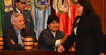 Piérola no vio a Evo por eso no le saludó