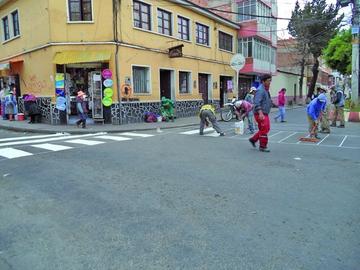 El pintado de “cebras” genera congestionamiento vehicular en el centro