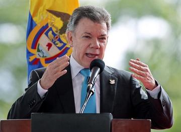 Santos pide a la población que apoye la ruta hacia la paz
