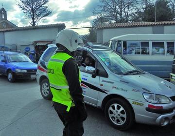 El tráfico de vehículos en el cementerio fue caótico