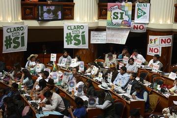 Opositores se dividieron y facilitaron aprobación de la Ley de convocatoria a referendo