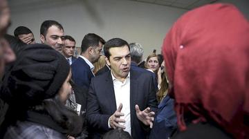 Tsipras y Schulz visitan Lesbos, foco del drama de la crisis de refugiados