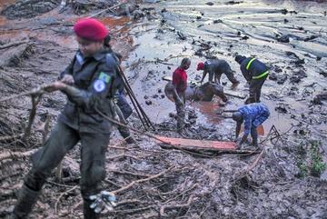 Una avalancha de barro  sepulta siete distritos y  deja 530 damnificados