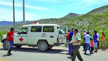 Un equipo médico y otro policial llegaron a la zona del siniestro.