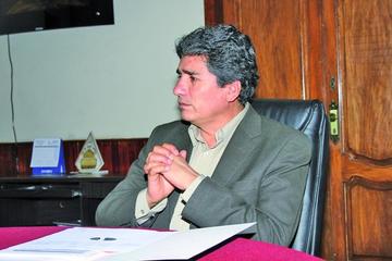 Fue gobernador del Departamento de Potosí entre 2010 y 2015.