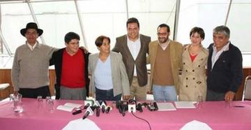 Una periodista, exmasistas y un alcalde se articulan por el “No”