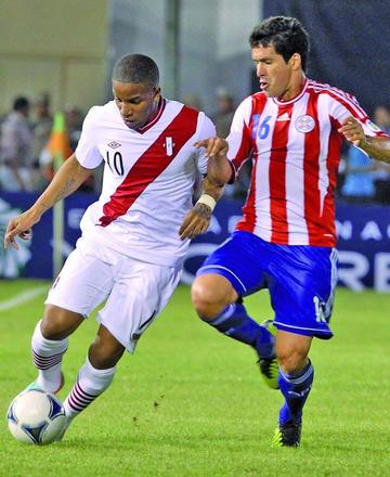 Víctor Cáceres será baja en Paraguay