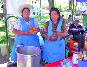 Los tamales y la rica chicha se vinieron desde Tupiza.