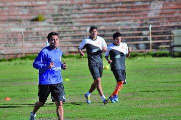 Miguel Loaiza tiene la misión de generar las jugadas de riesgo esta tarde.