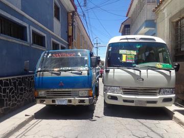 El micro no podía pasar porque los retrovisores no lo permitían.
