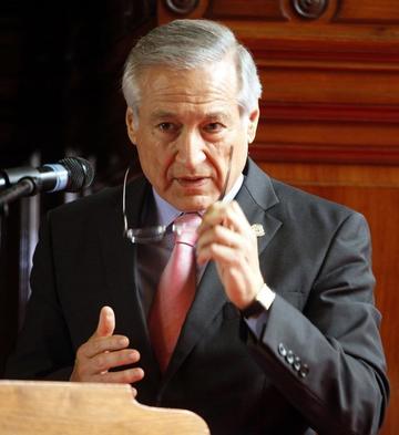 Chile enfrentará con una ofensiva política  