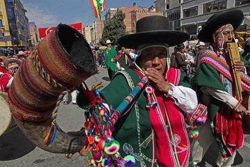 Nace cooperativa artística en Bolivia