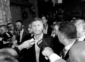 Comienza en Argentina su transición política