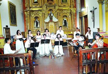 Artistas interpretan música antigua