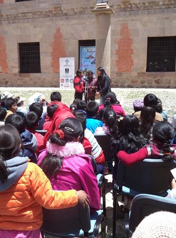 Niños relataron sus cuentos en el acto de la Casa de Moneda.